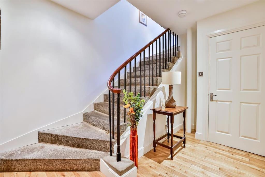 One Of A Kind Historic 3 Bedroom Apartment Aberdeen Buitenkant foto